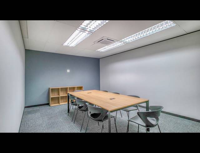 86M² BUSINESS CENTRE TO LET IN SUNNINGHILL